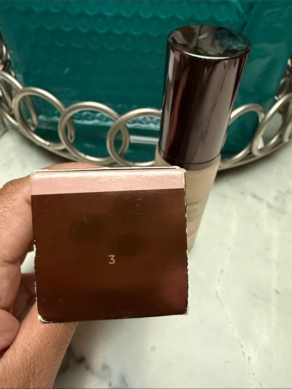 Hourglass Ambient Soft Glow Foundation ambient 3